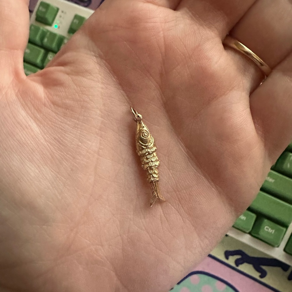9ct 9k 375 vintage gold articulated fish charm pendant - Picture 6 of 12